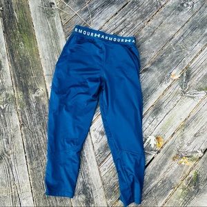 Navy Under Armour capris